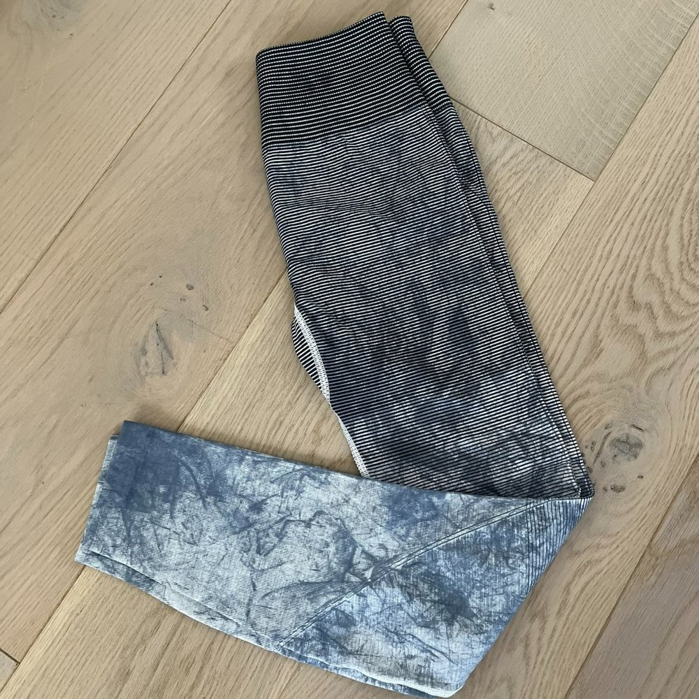 Lululemon Rare Find Tights Marbled Blue size 6 25.5" Inseam - Picture 2 of 6